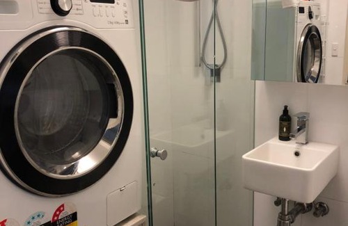 Rushcutters Bay Apartment | Rushcutters Bay - pool + parking