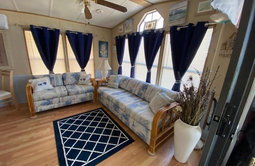 Southside Rural Community Resort | Ruskin FL Resort- 30 mins-90 mins away from FL Attractions, Facilities and close to the gulf coast beaches