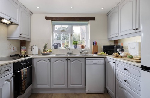 Sedgeberrow Cottage | Russell Cottage - a beautiful cottage sleeping two guests