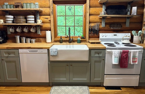 Campton Cabin | Russtic Cabins at the 100 Acre Wood