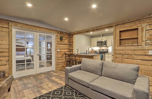 South Addition Apartment | Rustic Anchorage Hideaway: Walk to Coastal Trail!