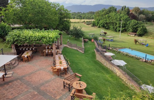 Laterina Apartment | Rustic apartment for 4 people in the heart of the Tuscan countryside, garden with olive trees and sw