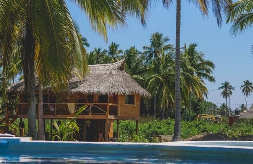 Barra de Navidad Ski Chalet | Rustic Cabaña with pool (Primavera)