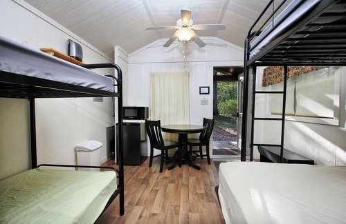 Centre Hall Cabin | Rustic Cabin 72 w/4 Beds