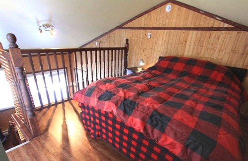 Saint-Colomban Apartment | Rustic cabin style mini-loft in the forest #301622