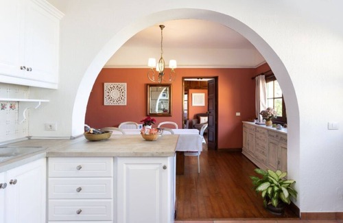 Los Realejos Cottage | Rustic Casita In The Orotava Valley Surrounded By Vineyards With HotTub and Wifi