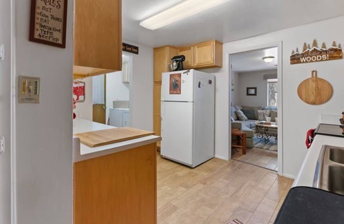 Pinetop-Lakeside Cabin | Rustic Charm Cabin + Pinetop-Lakeside Retreat