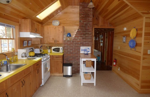 Ocean Point Cottage | Rustic Chic Cottage in Ocean Point! Water Views, Fireplace and Great Linens!