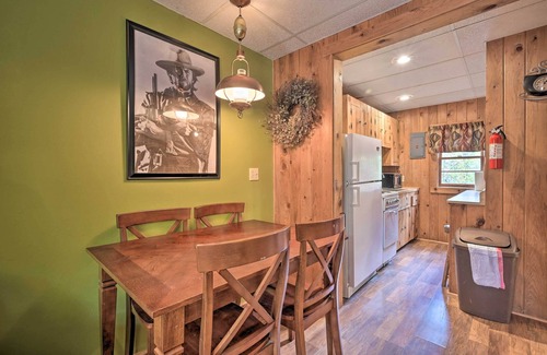 Huntingdon Cabin | Rustic 'Clint Eastwood' Ranch Apt by Raystown Lake
