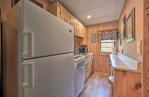 Huntingdon Cabin | Rustic 'Clint Eastwood' Ranch Apt by Raystown Lake