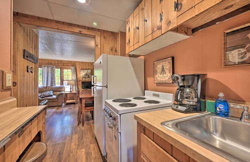 Huntingdon Cabin | Rustic 'Clint Eastwood' Ranch Apt by Raystown Lake