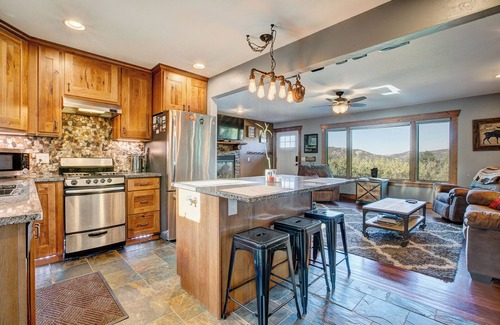 Estes Park House | Rustic Dream Cabin - Premier Home with hot tub & fire pit!
