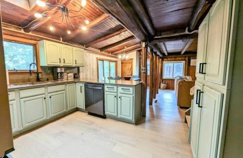 Hewitt House | Rustic Escape in Greenwood Lake