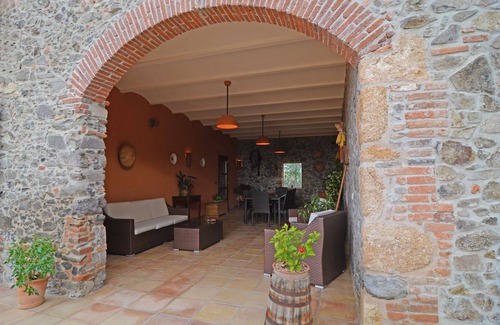 Sils Cottage | RUSTIC FARMHOUSE IDEAL FOR FAMILIES WITH PRIVATE POOL AND GREAT GARDEN