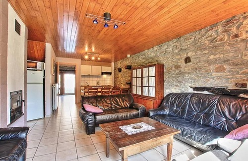 Sainte-Ode House | Rustic holiday home in Sainte-Ode with garden