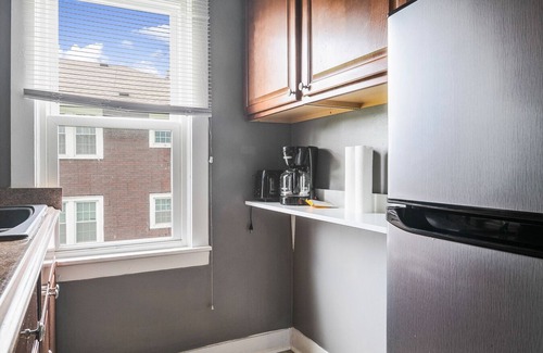 Old Louisville House | Rustic Home w/2 BR - WIFI included