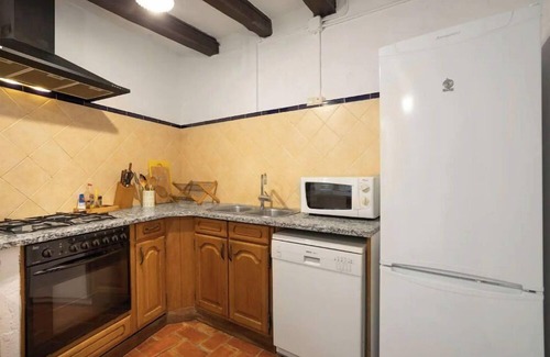 Pins House | Rustic house in a private estate in Vilopriu. Pool