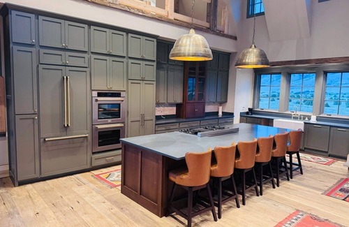 Livingston House | Rustic Luxury Barn Retreat in Pray, Montana – Family & Pet Friendly