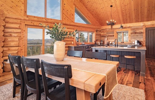 Homestead Hills Cabin | Rustic Luxury-Cozy Cabin-Amazing Views!