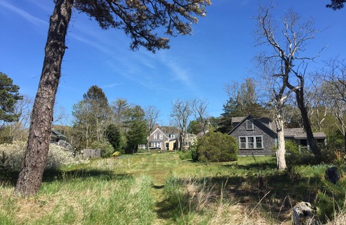 Wellfleet Cottage | Rustic Marsh-side Summer Cottage on Blackfish Creek