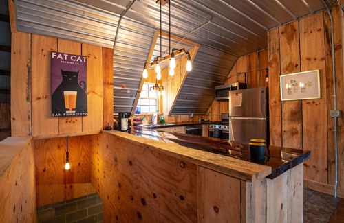 Gnaw Bone House | Rustic meets industrial: pet-friendly barn with near Nashville, Indiana!