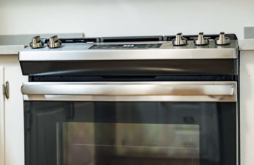 Downtown House | RUSTIC/MODERN DESIGN, OASIS CITY GETAWAY/NEAR SFO