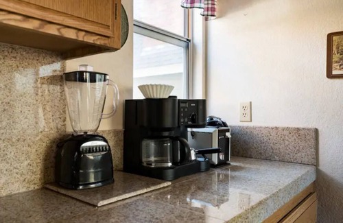 Big Bear Lake Cabin | Rustic Mountain Retreat. Trail access,fenced yard