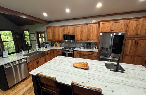 Sapphire House | Rustic Mountain Retreat with Modern Amenities and Gig-Fiber Internet