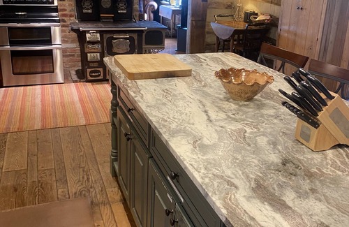 Highlands House | Rustic Mtn. Elegance with Views located Btwn Highlands-Cashiers-Lake Glenville!