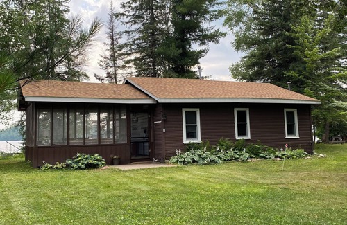 Hayward Cabin | Rustic Northwoods Cabin (boats available)