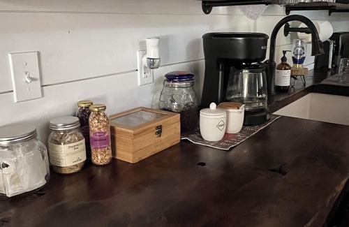 Cassville Other | Rustic Retreat: Country Charm Cabin Welcomes Large Families and Furry Friends!