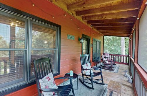 Young Harris House | Rustic Ridge Cabin