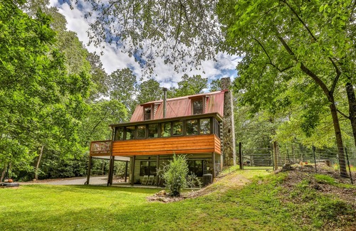 Ellijay Cabin | Rustic River Cabin, trout fishing, dog loving, beach area on secluded 8.5 acres!
