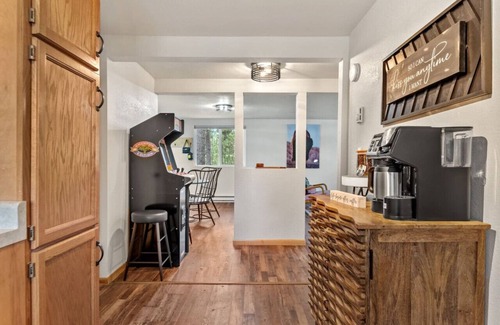 Custer Apartment | Rustic Sanctuary: Firepit + Sauna + Wildlife Watching