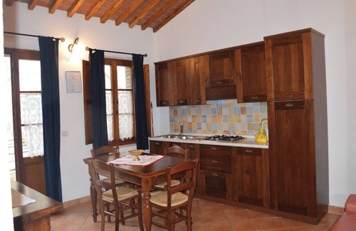 Castelnuovo Berardenga Apartment | Rustic style flat with swimming pool
