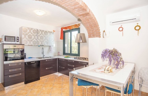 Cala Liberotto Villa | Rustic Villa with Wi-Fi, Air Conditioning and Beautiful Garden