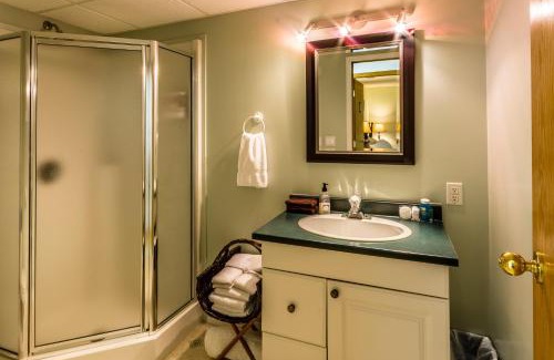 Sundre Bed & Breakfast | Rustlers Lodge