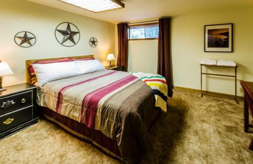 Sundre Bed & Breakfast | Rustlers Lodge