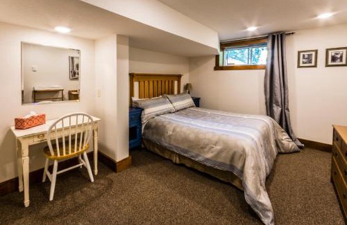 Sundre Bed & Breakfast | Rustlers Lodge