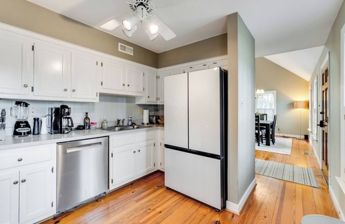 North Chesterfield House | RVA Old Willow Bungalow | Quaint & Quiet | 2 Kings