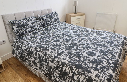 Hutton Rudby Cabin | RYEDALE POD, pet friendly, character holiday cottage in Hutton Rudby