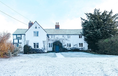 Eaton Mascott Cottage | RYTON GRANGE FARMHOUSE TO SLEEP 12 - sleeps 12 guests in 6 bedrooms