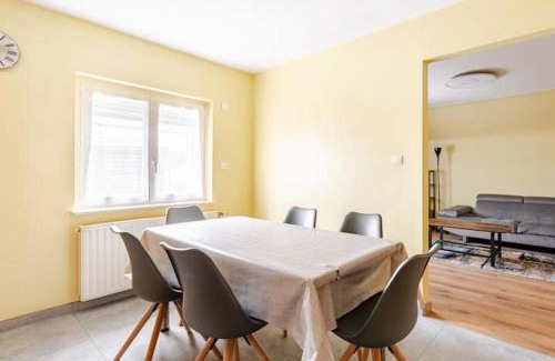 Houssen Apartment | séjour 6 pers.(atypique) f4 110 m2
