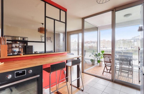 Republique - Les Ponts Apartment | Séjour sur l'île de Nantes avec vue sur la Loire