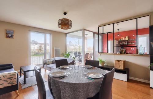 Republique - Les Ponts Apartment | Séjour sur l'île de Nantes avec vue sur la Loire