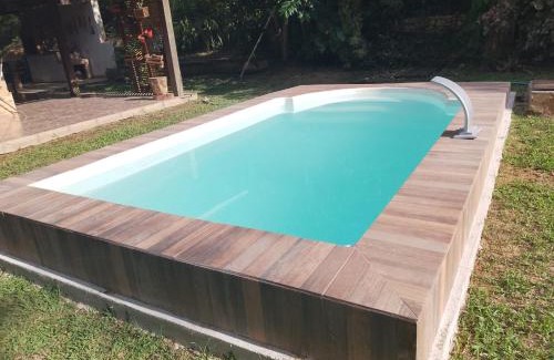 Silva Jardim House | Sítio com piscina, na estrada de Aldeia Velha e rio a frente da porteira