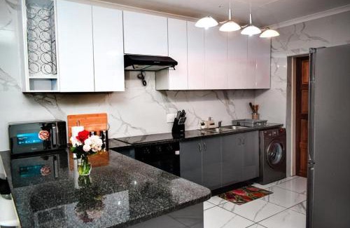 Greater Johannesburg Metropolitan Area Apartment | S&D Luxury Apartment