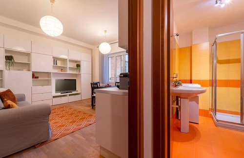 Como Apartment | S. Giovanni Orange Studio by Wonderful Italy