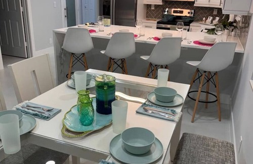 Greenacres House | S&H West Palm 3 Bedroom PBI Airport Tropical Chic