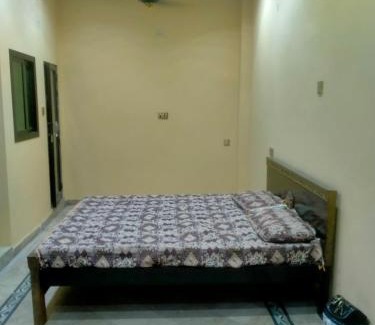 Wazirabad Bed & Breakfast | S&N 5657 Commercial Plaza